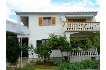 Hrvatska Privát Starigrad Paklenica, Eksterijer